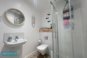 Ensuite- click for photo gallery